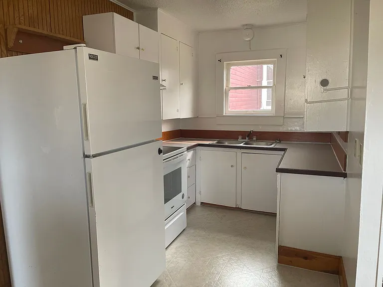 663 SE Parrott St — Photo 9
