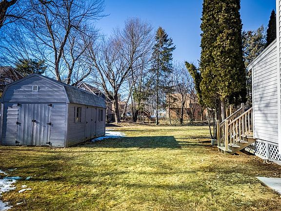 3rd image of 56 Kirby Ave