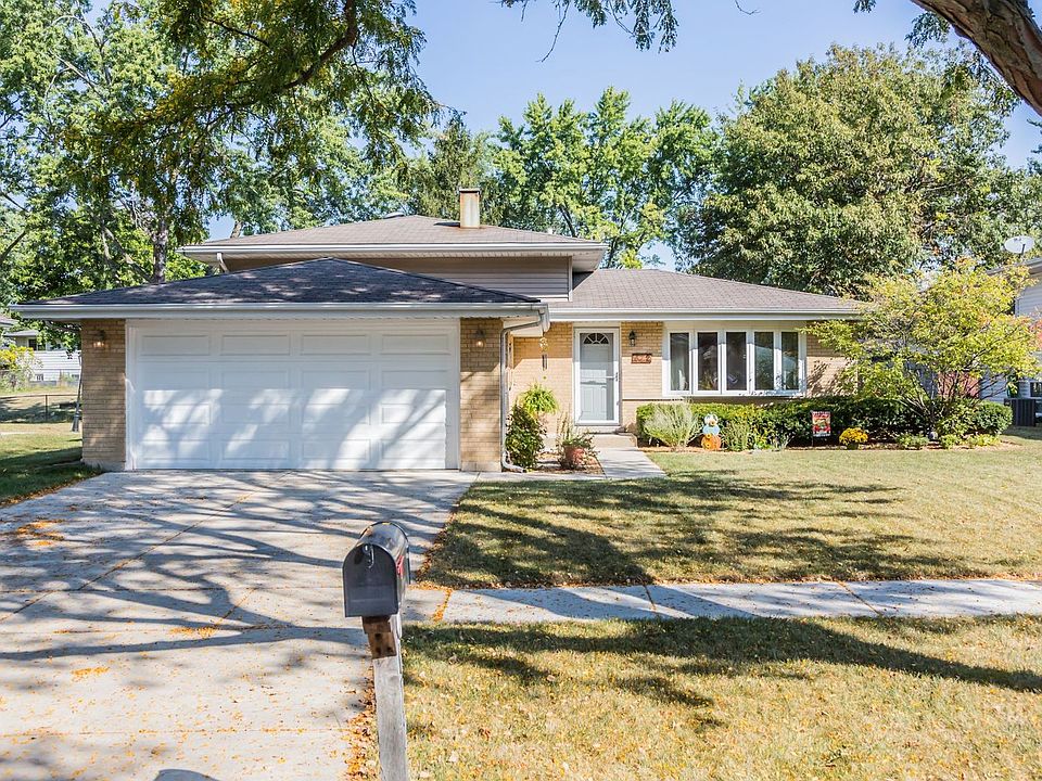 1st image of 672 Bryn Mawr Ave