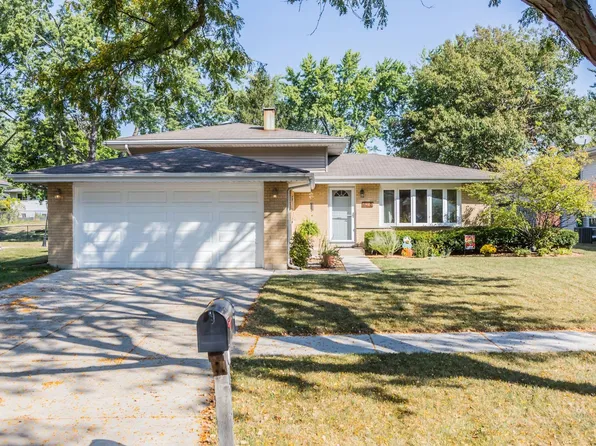 672 Bryn Mawr Ave, Bartlett, IL 60103