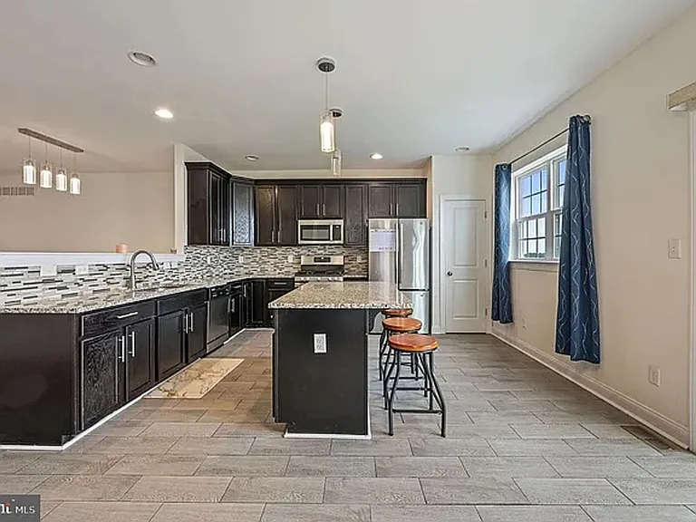1340 Carrick Ct — Photo 12