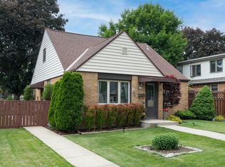3163 N 80th St, Milwaukee, WI 53222