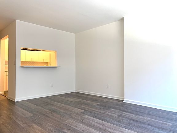 3rd image of 520 W 43rd St APT 2D
