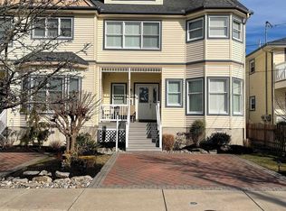 29 N Jefferson Ave, Margate, NJ 08402