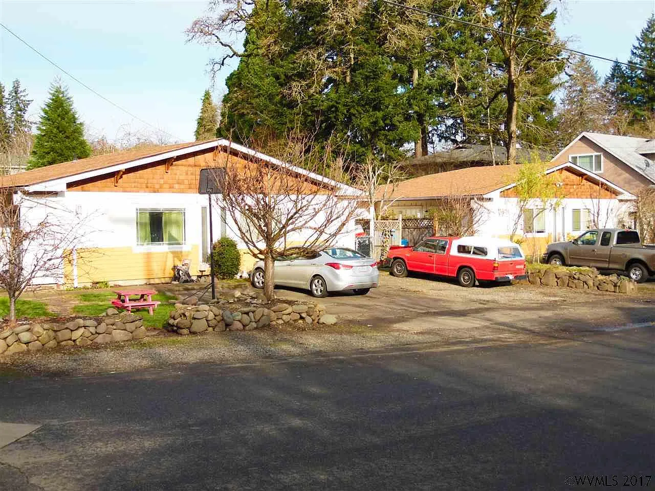 1217 Oakhill Ave SE photo 1