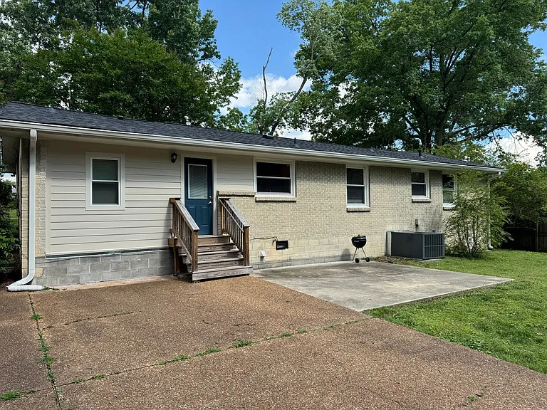 5015 Manuel Dr — Photo 32