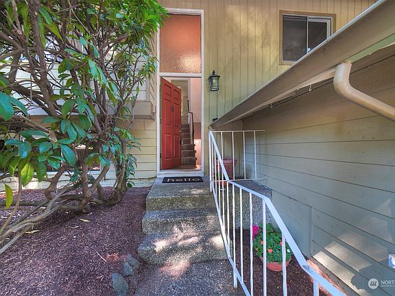 4th image of 7331 Bridle Vale Place NW