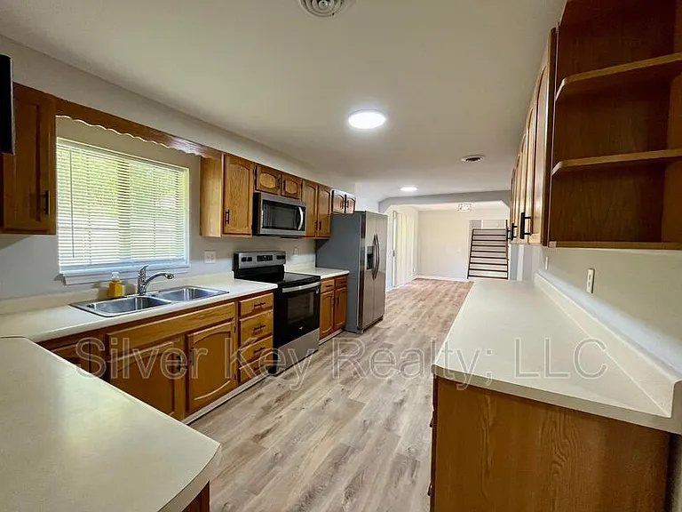 1719 Reed Rd — Photo 22