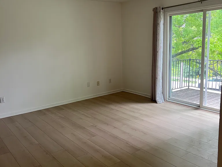 1440 Slade Ave #303 — Photo 9