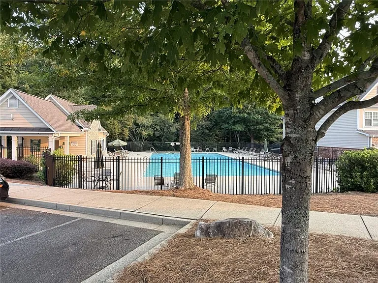 3160 Cross Creek Dr — Photo 4