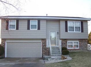 4028 Buckingham Dr, Grand Island, NE 68803
