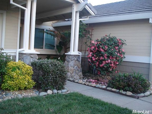 2nd image of 3339 Tea Rose Dr