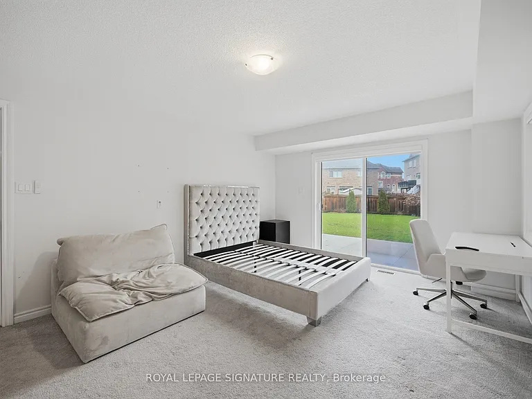 91 Roulette Cres #3 — Photo 15