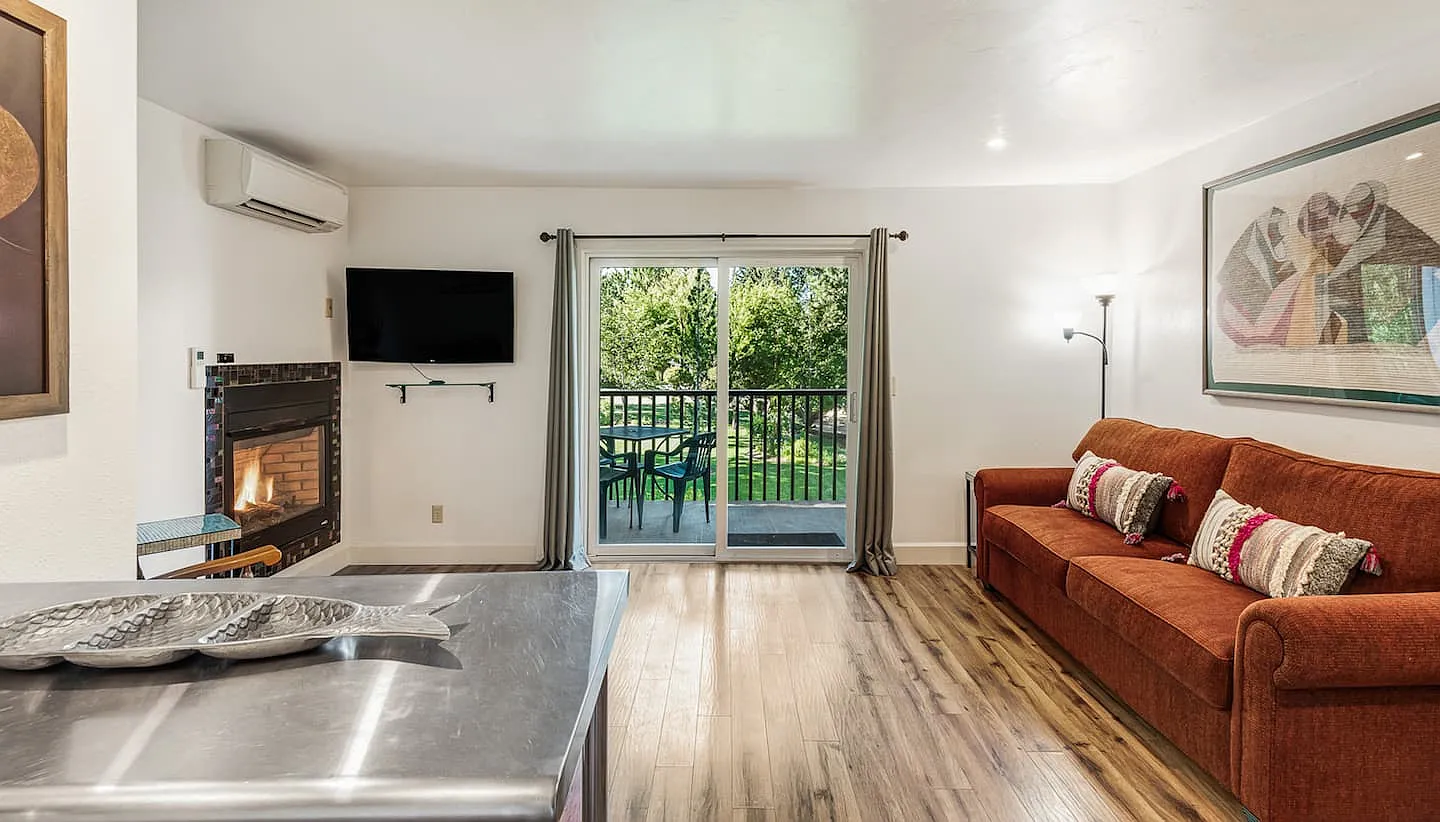 1 bed, $1,900 — Photo 1