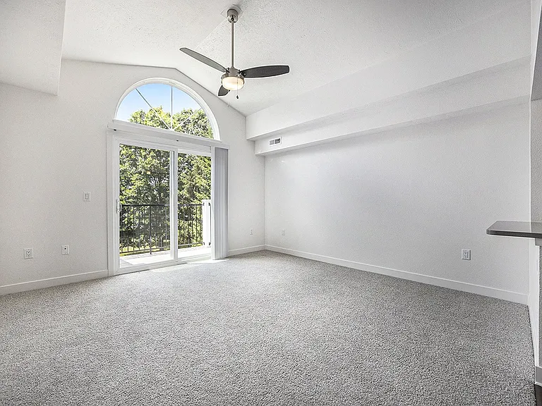 Byron Lakes Apartments — Photo 91