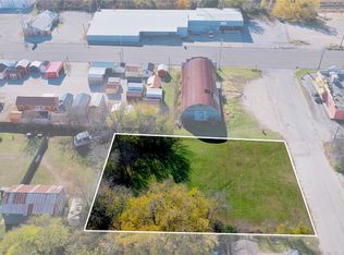 225 Patterson St, Bowie, TX 76230