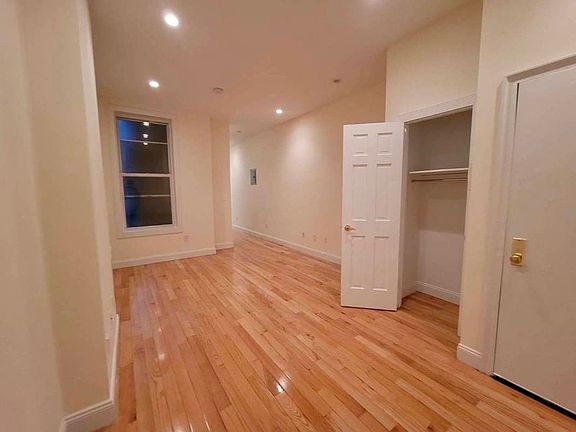 2nd image of 447 W 43rd St APT 1C
