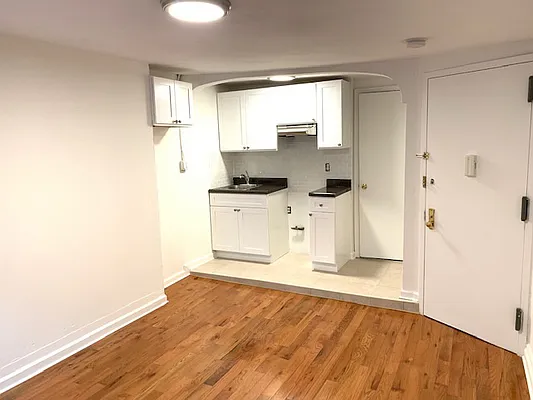 Rented by S&H Equities | media 15