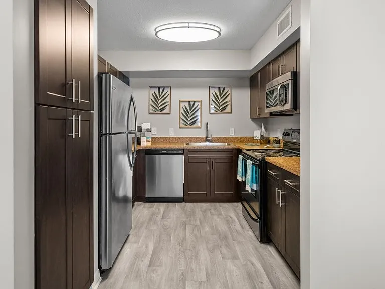 Club Mira Lago Apartments — Photo 18