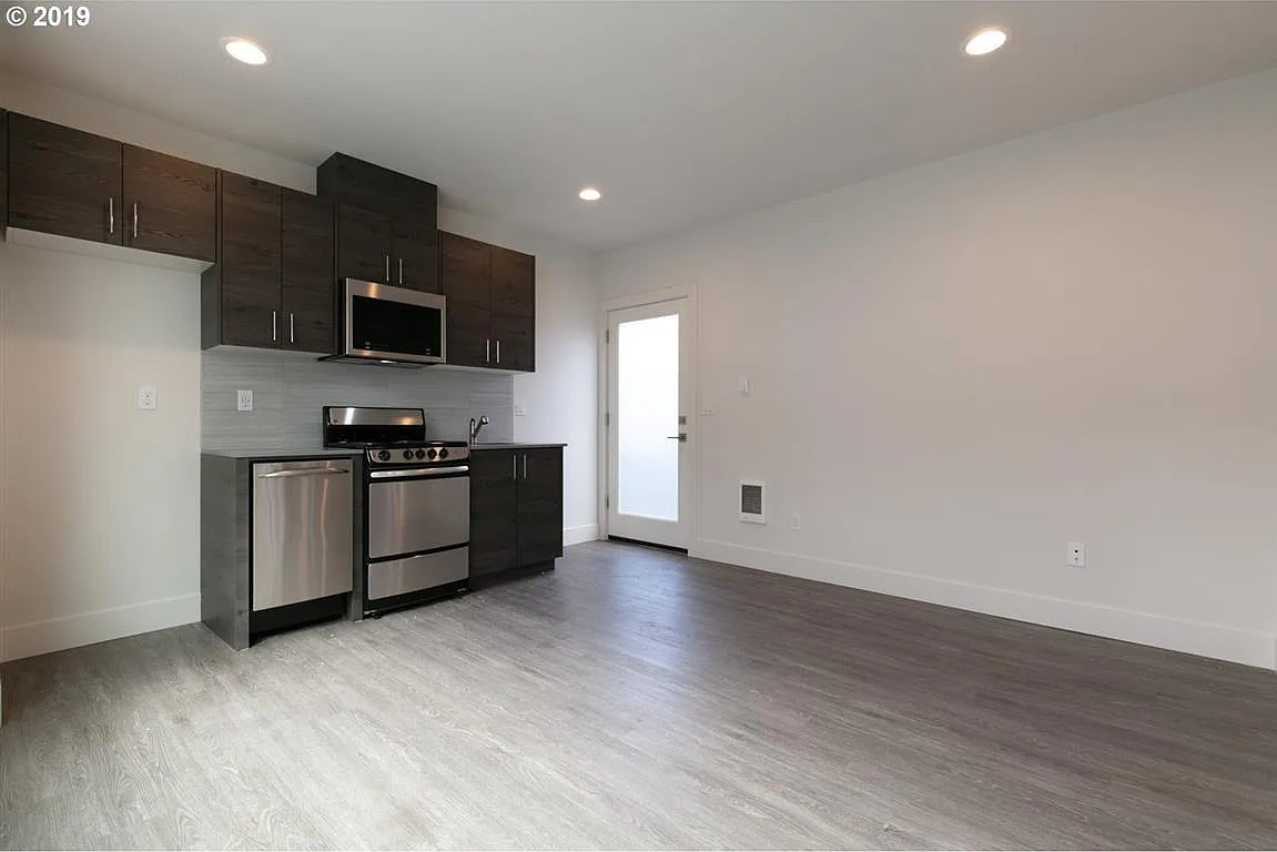8208 N Chautauqua Blvd — Photo 4