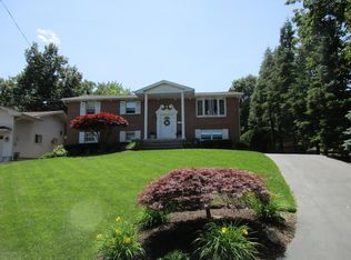 16 Terrace Dr, Scranton, PA 18505