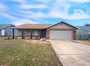 2801 W Bishop Dr, Rogers, AR 72756