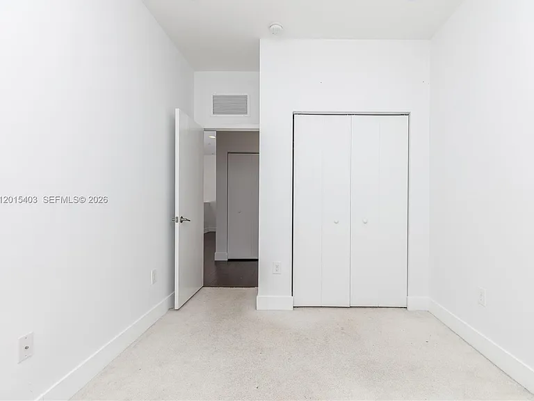 2610 NE 213th St #103 — Photo 32