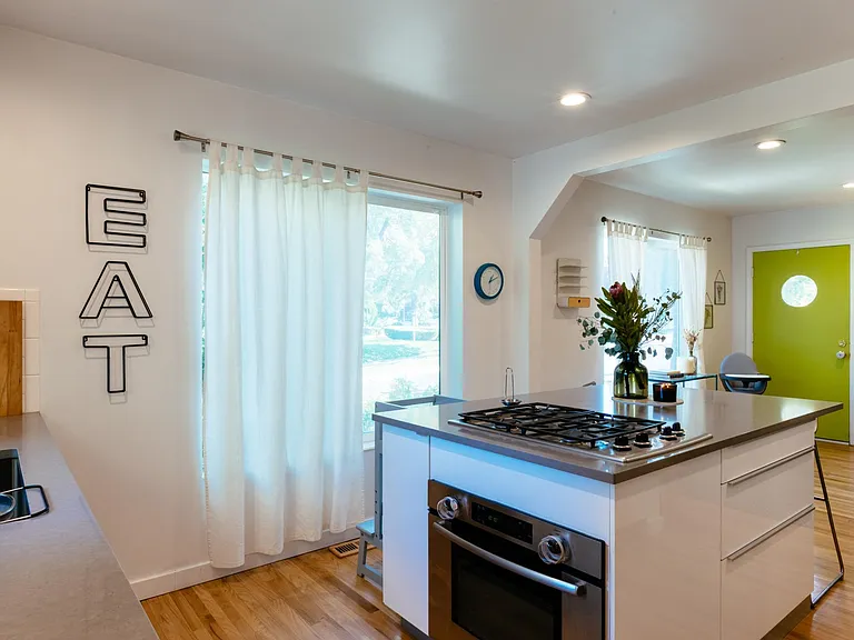 1382 E Emerson Ave — Photo 10