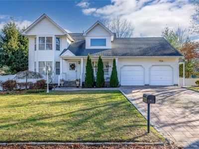 19 Winnecomac Circle, Kings Park, NY, 11754