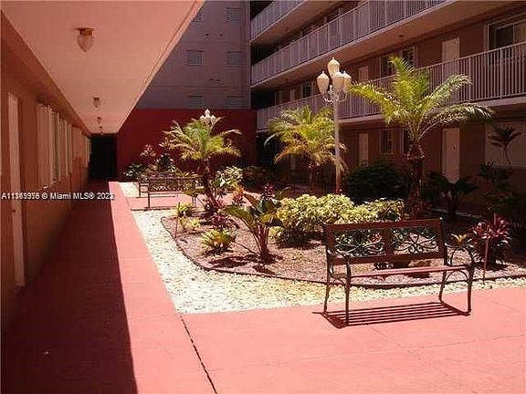 5th image of 600 NW 32nd Pl APT 116