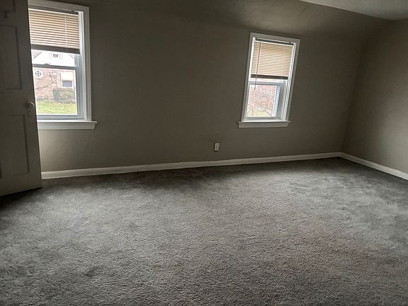 4th image of 15715 Glendale Ave