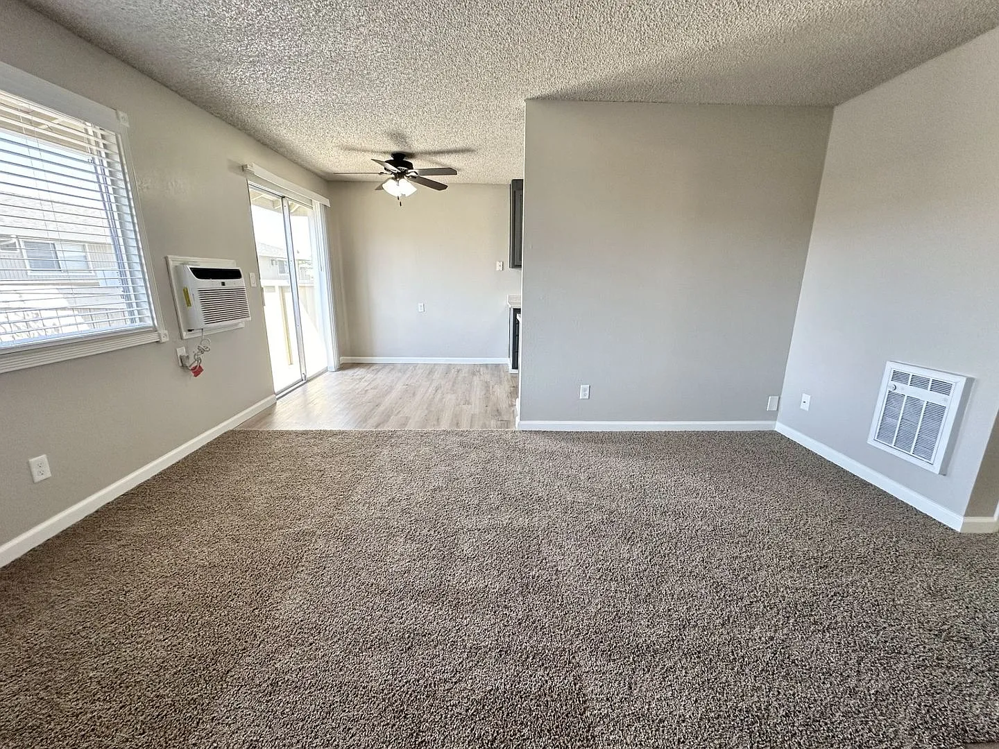 Oasis Apartments — Photo 1