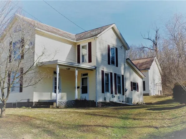 437 N 8th St #62, McConnelsville, OH 43756