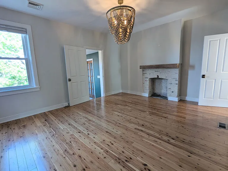 5109 Holmes St — Photo 11