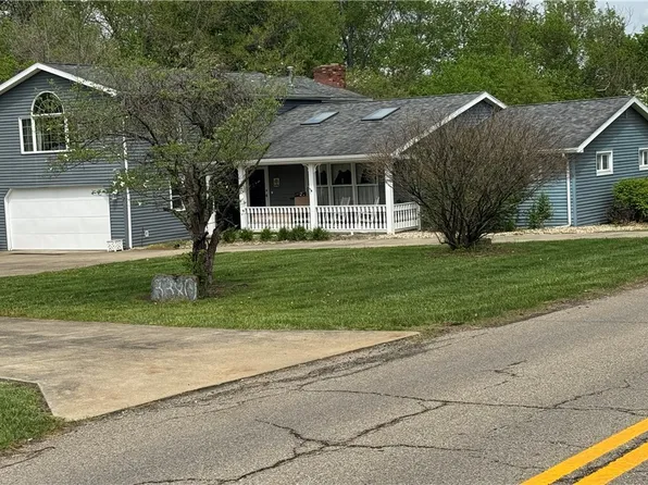 3380 Kearns Dr, Zanesville, OH 43701