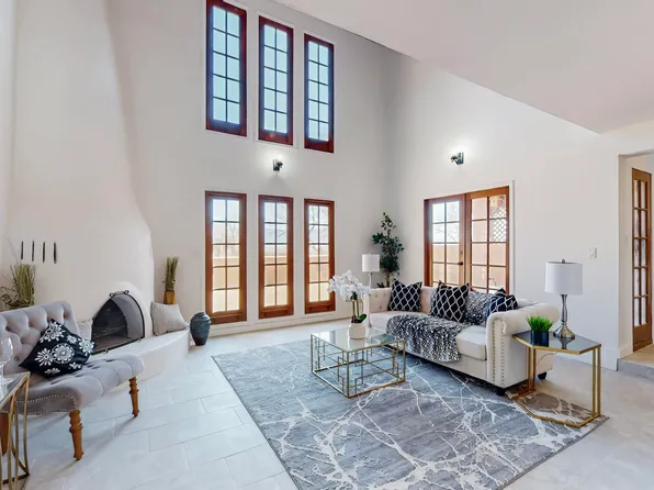 3 Laguna Trl, Corrales, NM 87048