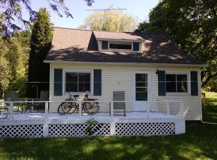 8097 1st St, Onekama, MI 49675