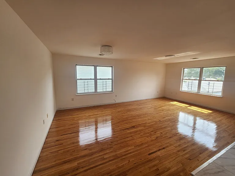 87 N 6th St #2 — Photo 9