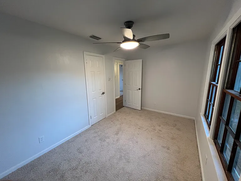 3052 Kendale Dr — Photo 8