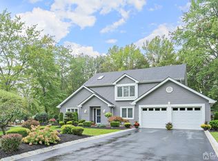 1 Grenoble Ct, Matawan, NJ 07747