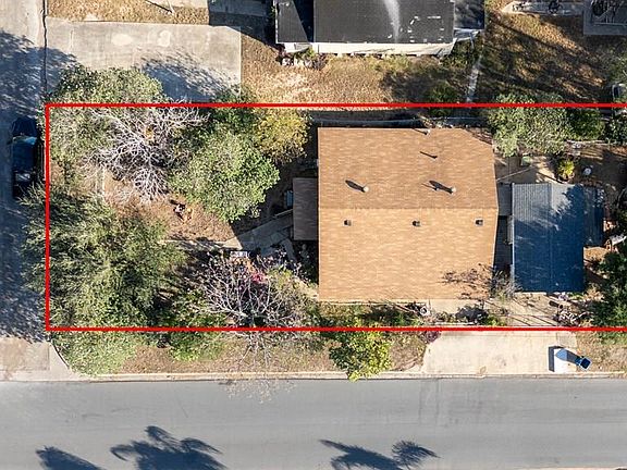 2nd image of 899 Avon St