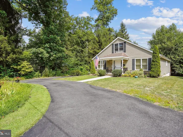 2937 Rosemary Ln, Falls Church, VA 22042
