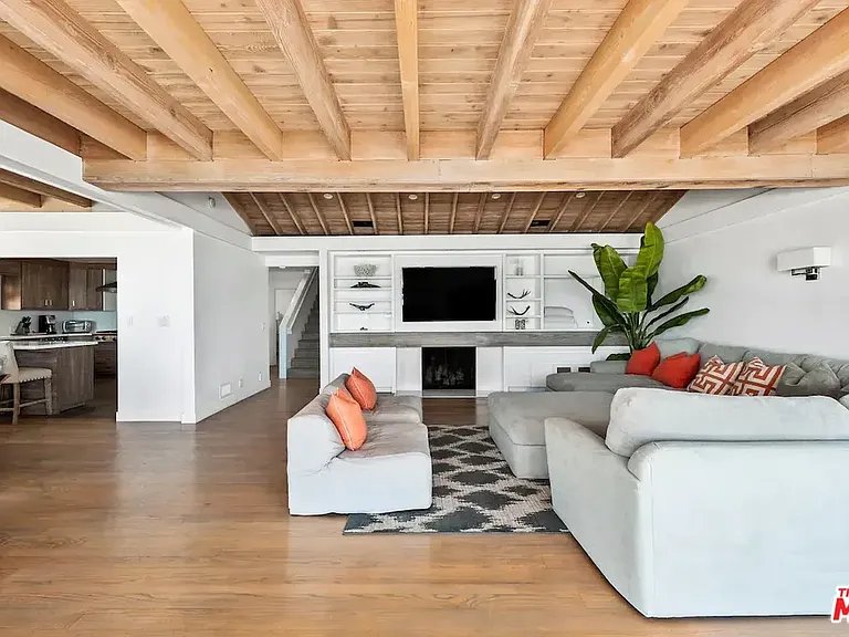 24608 Malibu Rd — Photo 30