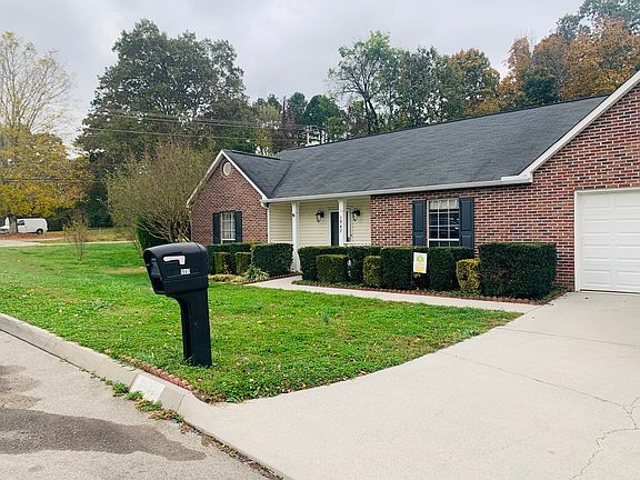2nd image of 1547 Silverdale Ln