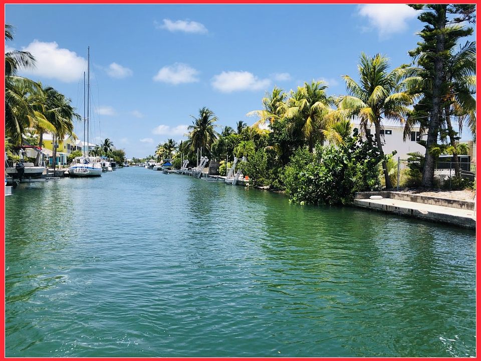 1st image of 909 Caribbean Dr E
