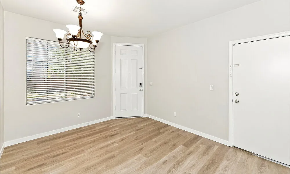 3 bed, 2.5 bath, 1632 sqft, $2,260 — Photo 4