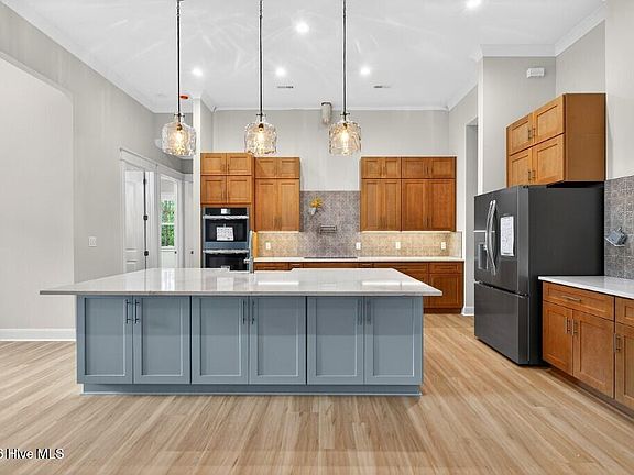 5th image of 2110 Royal Pines Drive