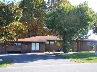 237 Twin Oaks Rd, Elkin, NC 28621