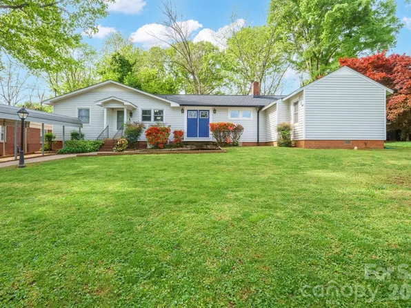 305 W 9th St, Newton, NC 28658