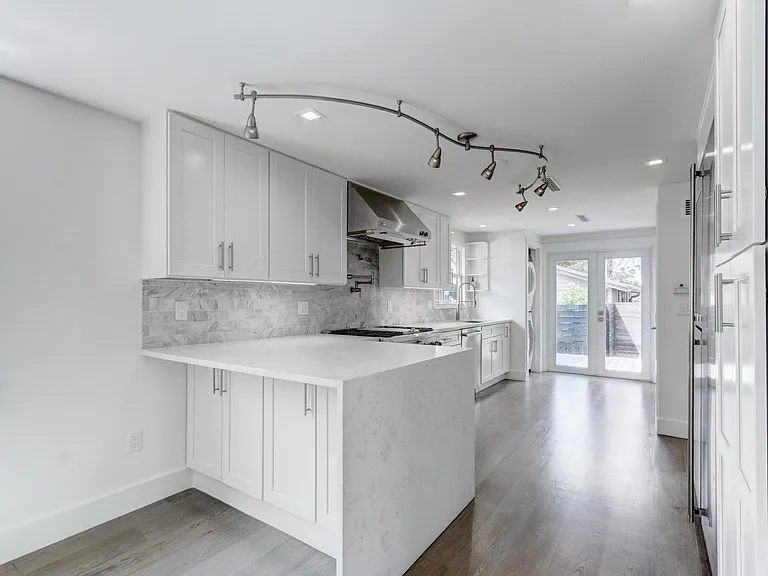 833 Ardmore Rd — Photo 20